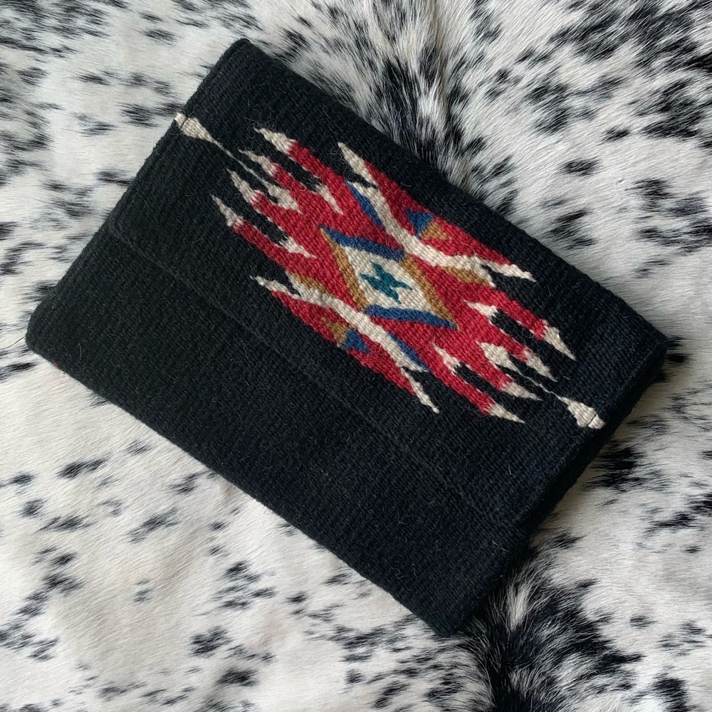 Senorita Clutch in Black